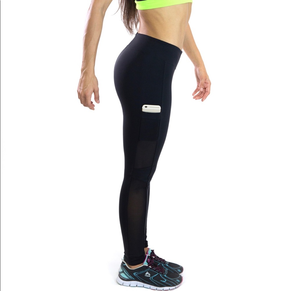 Side Pocket Black Leggings & Sport Bras